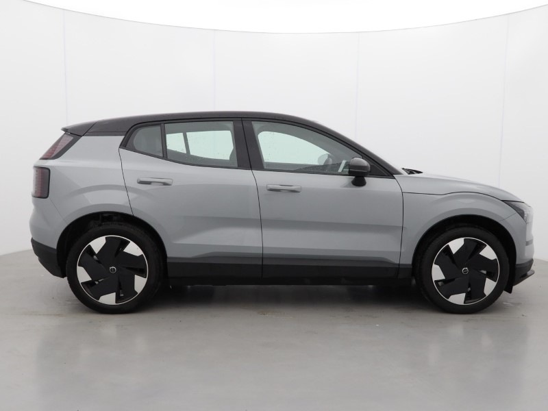 2025 (75) VOLVO EX30 200kW SM Extended Range Plus 69kWh 5dr Auto*VAT QUALIFYING* 4670076