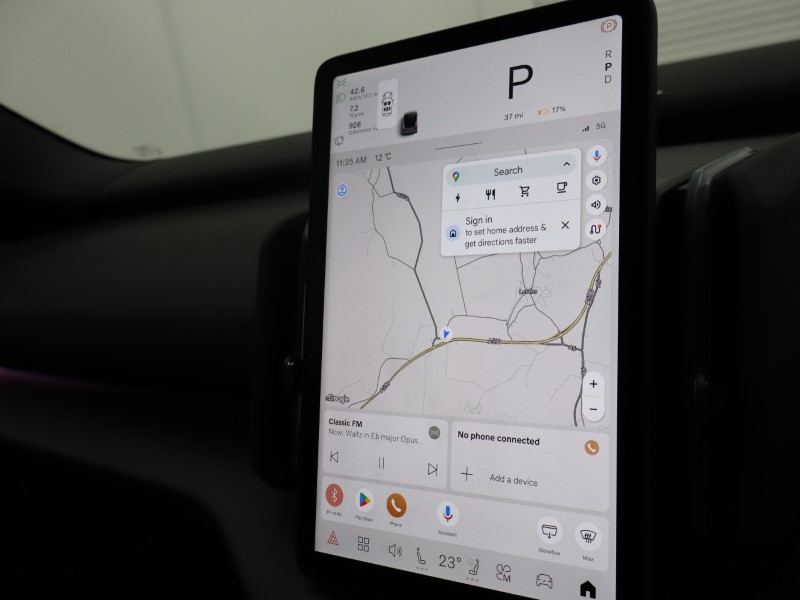 2025 (75) VOLVO EX30 200kW SM Extended Range Plus 69kWh 5dr Auto*VAT QUALIFYING* 4670104