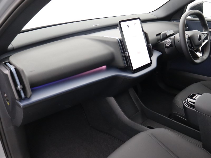 2025 (75) VOLVO EX30 200kW SM Extended Range Plus 69kWh 5dr Auto*VAT QUALIFYING* 4670091