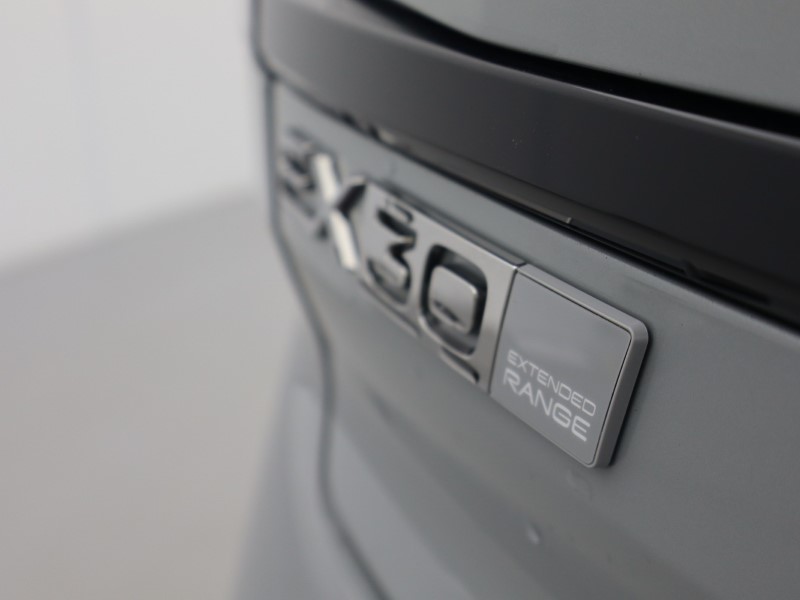 2025 (75) VOLVO EX30 200kW SM Extended Range Plus 69kWh 5dr Auto*VAT QUALIFYING* 4670118