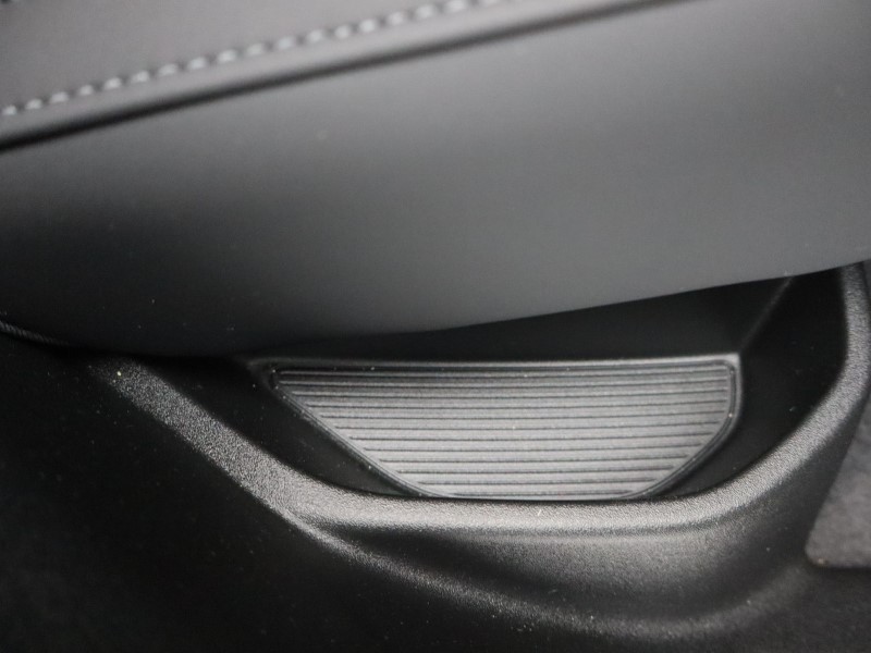 2025 (75) VOLVO EX30 200kW SM Extended Range Plus 69kWh 5dr Auto*VAT QUALIFYING* 4670093