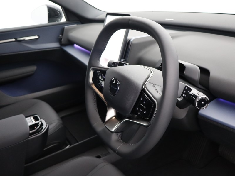 2025 (75) VOLVO EX30 200kW SM Extended Range Plus 69kWh 5dr Auto*VAT QUALIFYING* 4670086