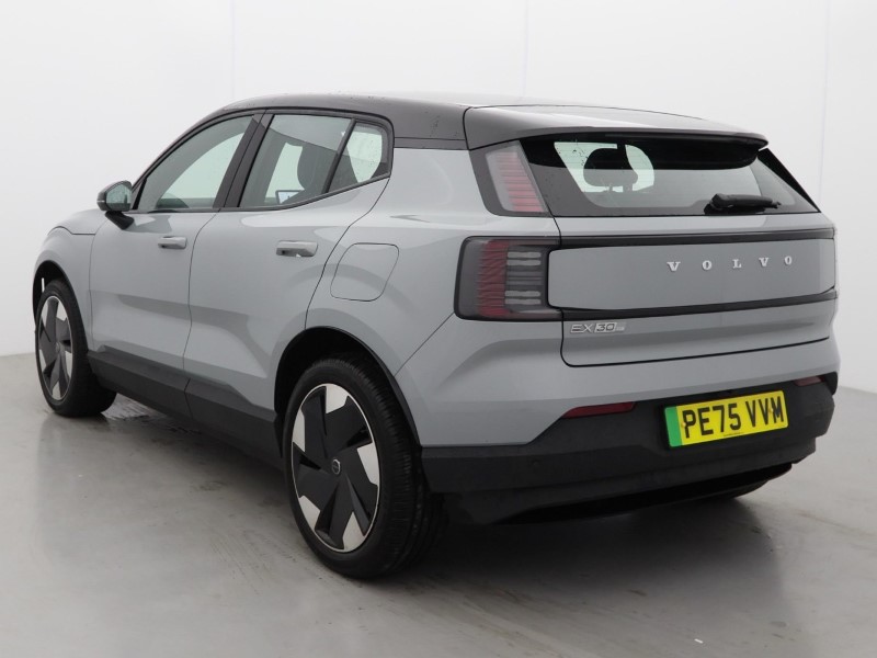 2025 (75) VOLVO EX30 200kW SM Extended Range Plus 69kWh 5dr Auto*VAT QUALIFYING* 4670077