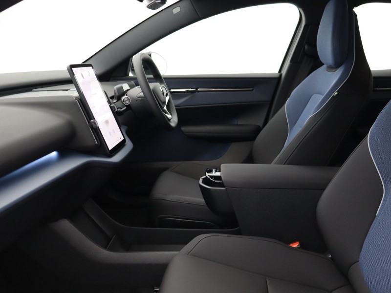 2025 (75) VOLVO EX30 315kW Twin Motor Performance Plus 69kWh 5dr Auto 4556472