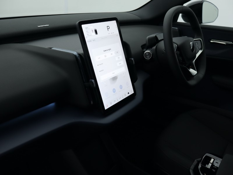 2025 (75) VOLVO EX30 315kW Twin Motor Performance Plus 69kWh 5dr Auto 4556485