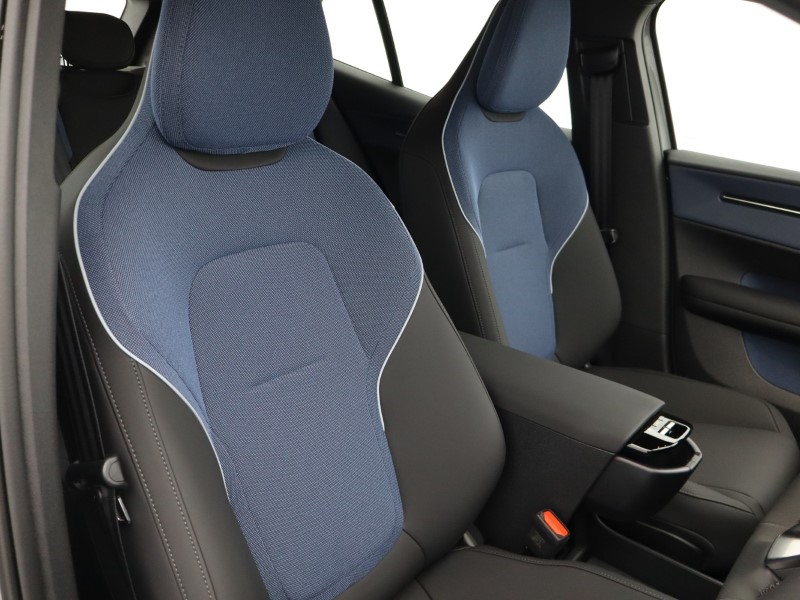 2025 (75) VOLVO EX30 315kW Twin Motor Performance Plus 69kWh 5dr Auto 4556481