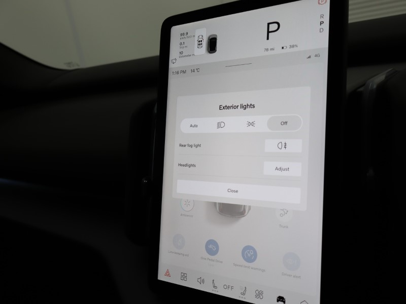 2025 (75) VOLVO EX30 315kW Twin Motor Performance Plus 69kWh 5dr Auto 4556497