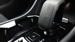 2024 (24) VOLVO XC40 2.0 B3P Plus Dark 5dr Auto 4552737