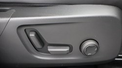 2024 (24) VOLVO XC40 2.0 B3P Plus Dark 5dr Auto 4552713