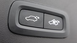 2024 (24) VOLVO XC40 2.0 B3P Plus Dark 5dr Auto 4552750