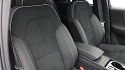2024 (24) VOLVO XC40 2.0 B3P Plus Dark 5dr Auto 4552715