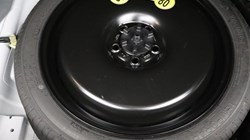 2024 (24) VOLVO XC40 2.0 B3P Plus Dark 5dr Auto 4552751