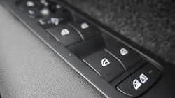 2024 (24) VOLVO XC40 2.0 B3P Plus Dark 5dr Auto 4552709