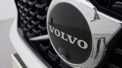 2024 (24) VOLVO XC40 2.0 B3P Plus Dark 5dr Auto 4552742