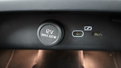 2024 (24) VOLVO XC40 2.0 B3P Plus Dark 5dr Auto 4552736