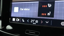 2024 (24) VOLVO XC40 2.0 B3P Plus Dark 5dr Auto 4552734