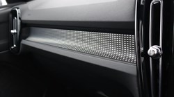 2024 (24) VOLVO XC40 2.0 B3P Plus Dark 5dr Auto 4552739