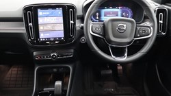 2024 (24) VOLVO XC40 2.0 B3P Plus Dark 5dr Auto 4552725
