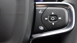 2025 (75) VOLVO XC40 2.0 B3P Plus Black Edition 5dr Auto *VAT QUALIFYING* 4665086