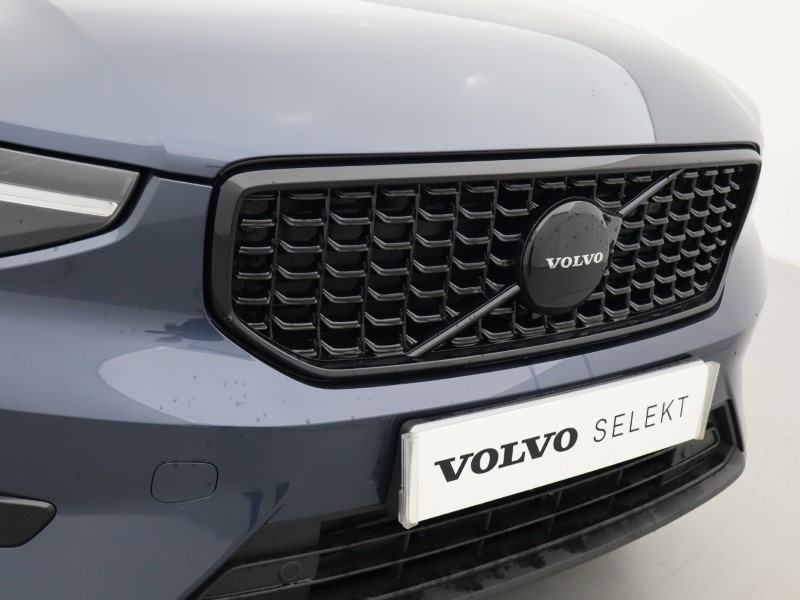 2025 (75) VOLVO XC40 2.0 B3P Plus Black Edition 5dr Auto *VAT QUALIFYING* 4665098