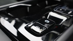 2025 (75) VOLVO XC40 2.0 B3P Plus Black Edition 5dr Auto *VAT QUALIFYING* 4665095