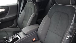 2025 (75) VOLVO XC40 2.0 B3P Plus Black Edition 5dr Auto *VAT QUALIFYING* 4665075