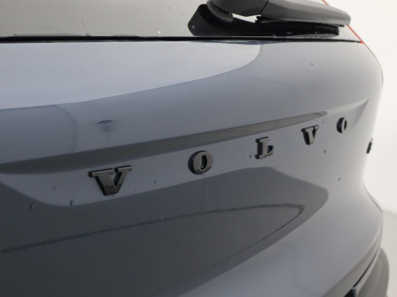 2025 (75) VOLVO XC40 2.0 B3P Plus Black Edition 5dr Auto *VAT QUALIFYING* 4665103