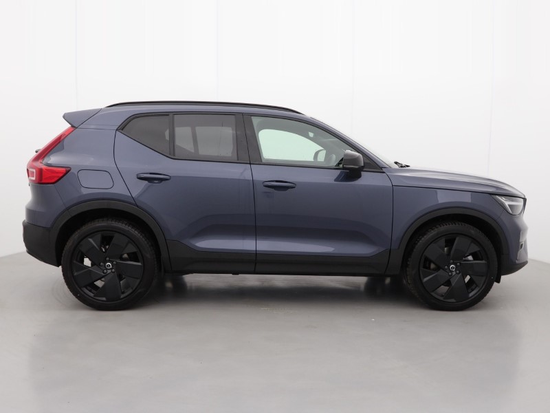 2025 (75) VOLVO XC40 2.0 B3P Plus Black Edition 5dr Auto *VAT QUALIFYING* 4665057