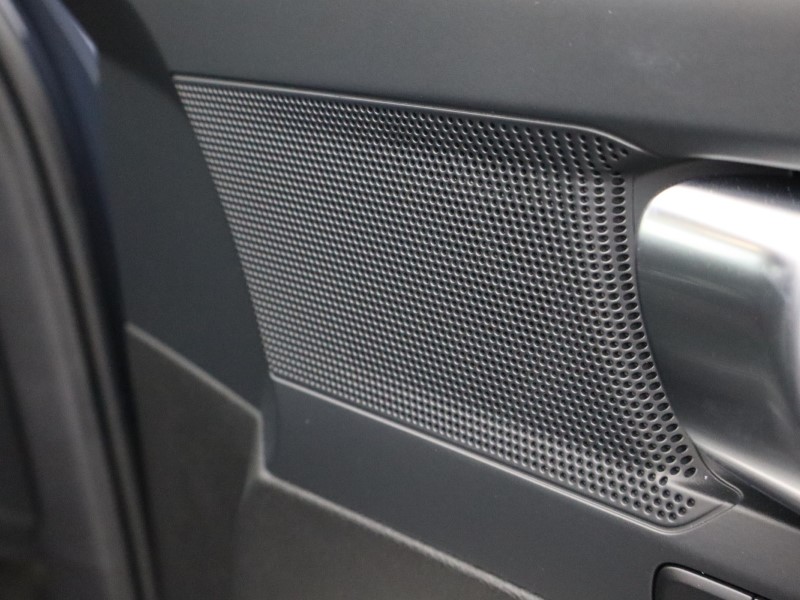 2025 (75) VOLVO XC40 2.0 B3P Plus Black Edition 5dr Auto *VAT QUALIFYING* 4665066