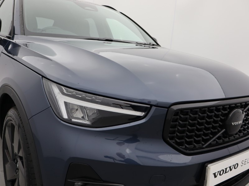 2025 (75) VOLVO XC40 2.0 B3P Plus Black Edition 5dr Auto *VAT QUALIFYING* 4665097