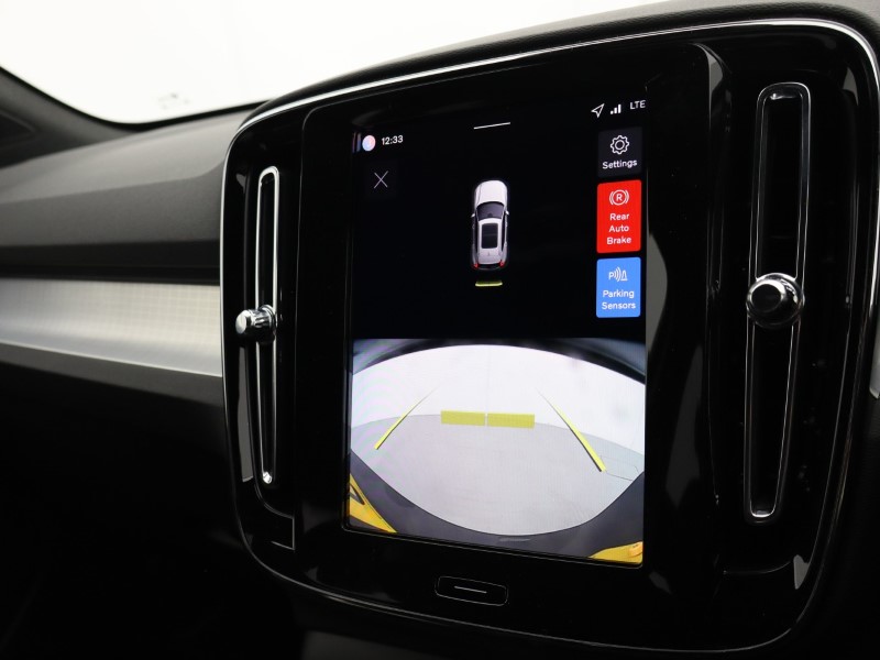 2025 (75) VOLVO XC40 2.0 B3P Plus Black Edition 5dr Auto *VAT QUALIFYING* 4665089