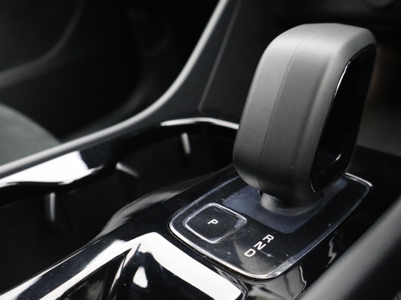 2025 (75) VOLVO XC40 2.0 B3P Plus Black Edition 5dr Auto *VAT QUALIFYING* 4665094