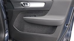 2025 (75) VOLVO XC40 2.0 B3P Plus Black Edition 5dr Auto *VAT QUALIFYING* 4665065