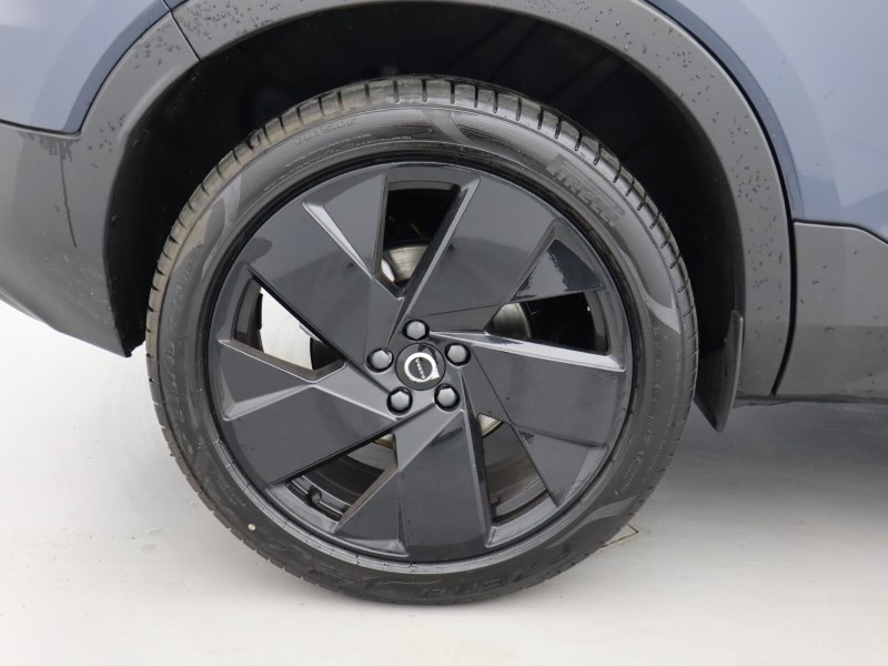 2025 (75) VOLVO XC40 2.0 B3P Plus Black Edition 5dr Auto *VAT QUALIFYING* 4665062