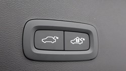 2025 (75) VOLVO XC40 2.0 B3P Plus Black Edition 5dr Auto *VAT QUALIFYING* 4665106