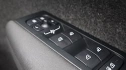 2025 (75) VOLVO XC40 2.0 B3P Plus Black Edition 5dr Auto *VAT QUALIFYING* 4665067