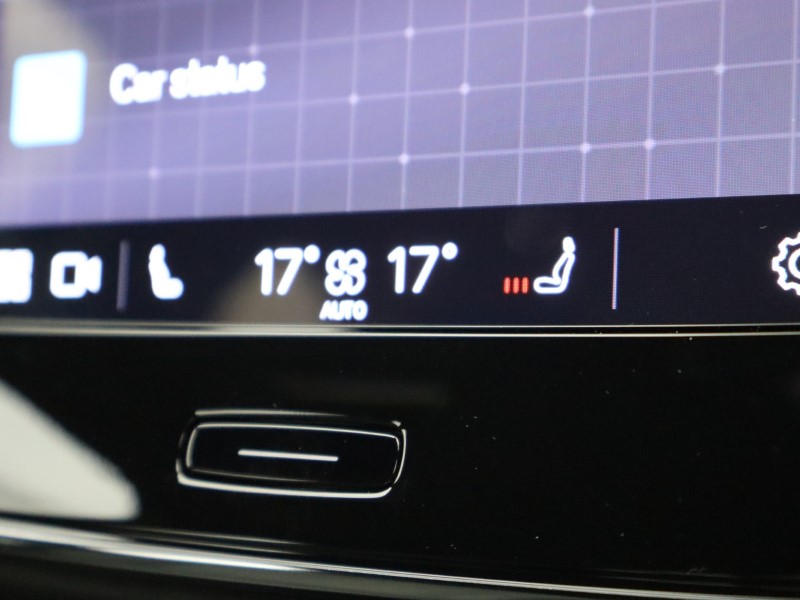 2025 (25) VOLVO XC40 2.0 B3P Core 5dr Auto *VAT QUALIFYING* 4535831