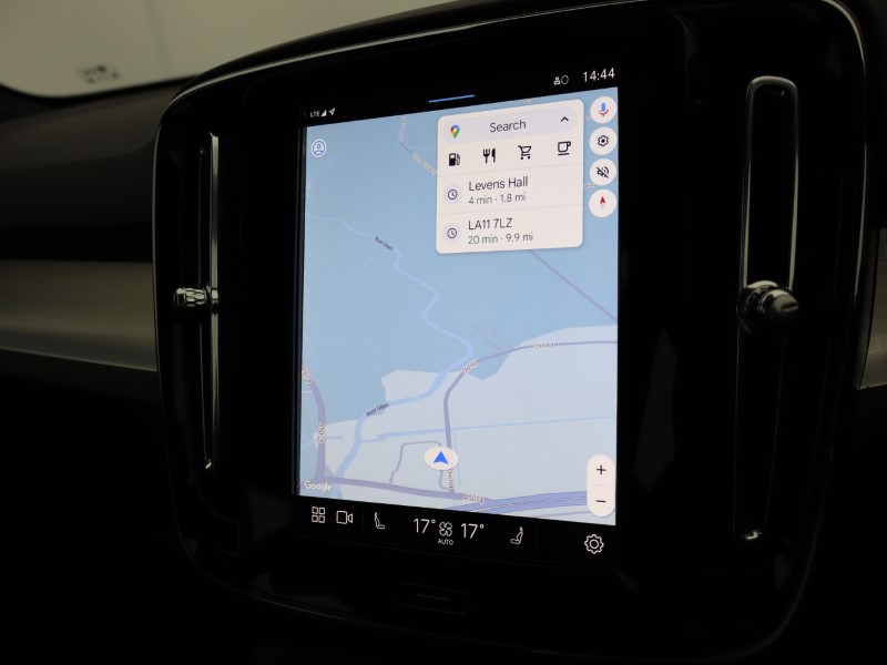 2025 (25) VOLVO XC40 2.0 B3P Core 5dr Auto *VAT QUALIFYING* 4535828