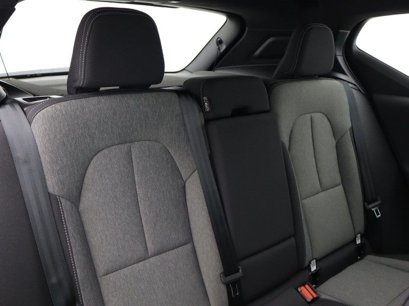 2025 (25) VOLVO XC40 2.0 B3P Core 5dr Auto *VAT QUALIFYING* 4535821