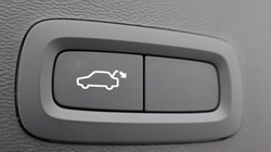 2025 (25) VOLVO XC40 2.0 B3P Core 5dr Auto *VAT QUALIFYING* 4535850