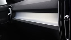 2025 (25) VOLVO XC40 2.0 B3P Core 5dr Auto *VAT QUALIFYING* 4535837