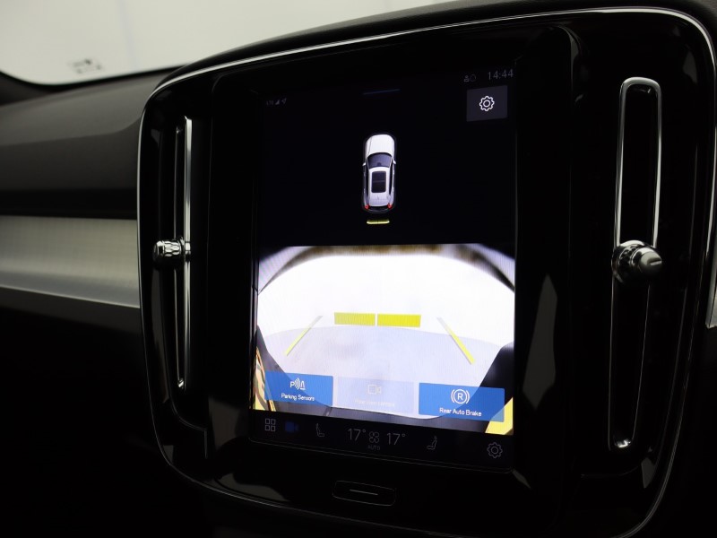 2025 (25) VOLVO XC40 2.0 B3P Core 5dr Auto *VAT QUALIFYING* 4535829