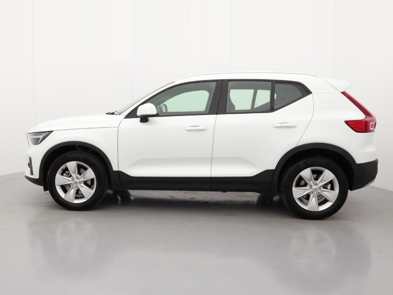 2025 (25) VOLVO XC40 2.0 B3P Core 5dr Auto *VAT QUALIFYING* 4535803