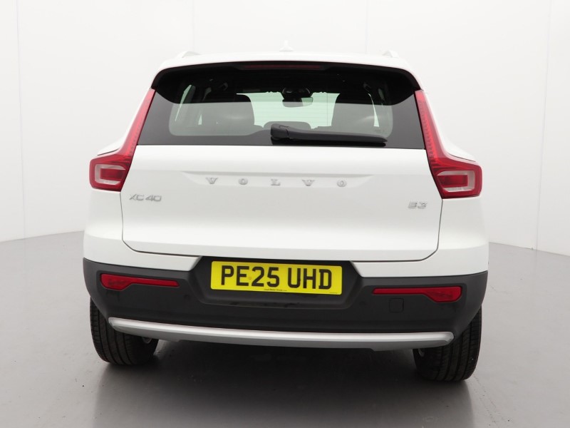 2025 (25) VOLVO XC40 2.0 B3P Core 5dr Auto *VAT QUALIFYING* 4535802