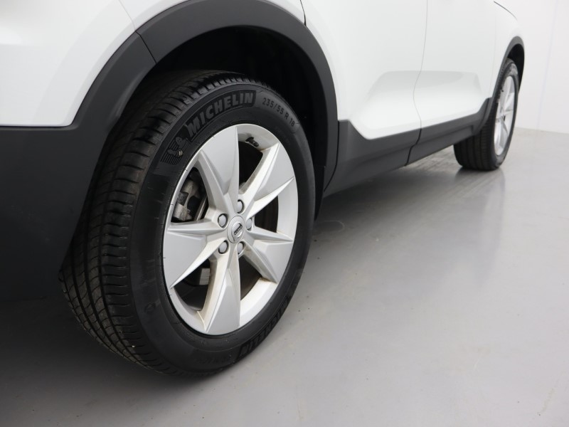 2025 (25) VOLVO XC40 2.0 B3P Core 5dr Auto *VAT QUALIFYING* 4535844