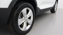 2025 (25) VOLVO XC40 2.0 B3P Core 5dr Auto *VAT QUALIFYING* 4535844