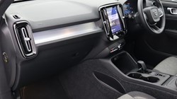2025 (25) VOLVO XC40 2.0 B3P Core 5dr Auto *VAT QUALIFYING* 4535819