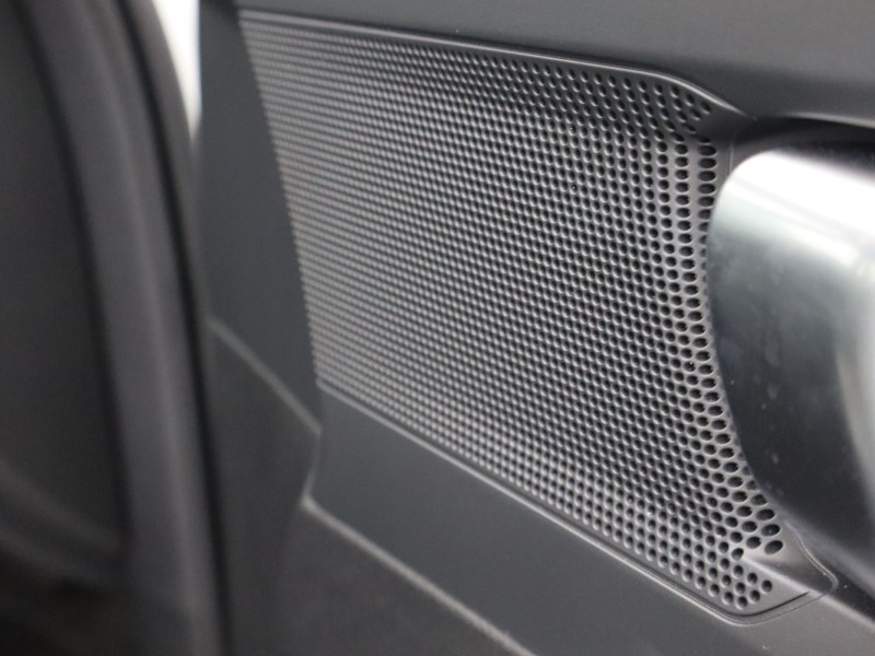 2025 (25) VOLVO XC40 2.0 B3P Core 5dr Auto *VAT QUALIFYING* 4535811