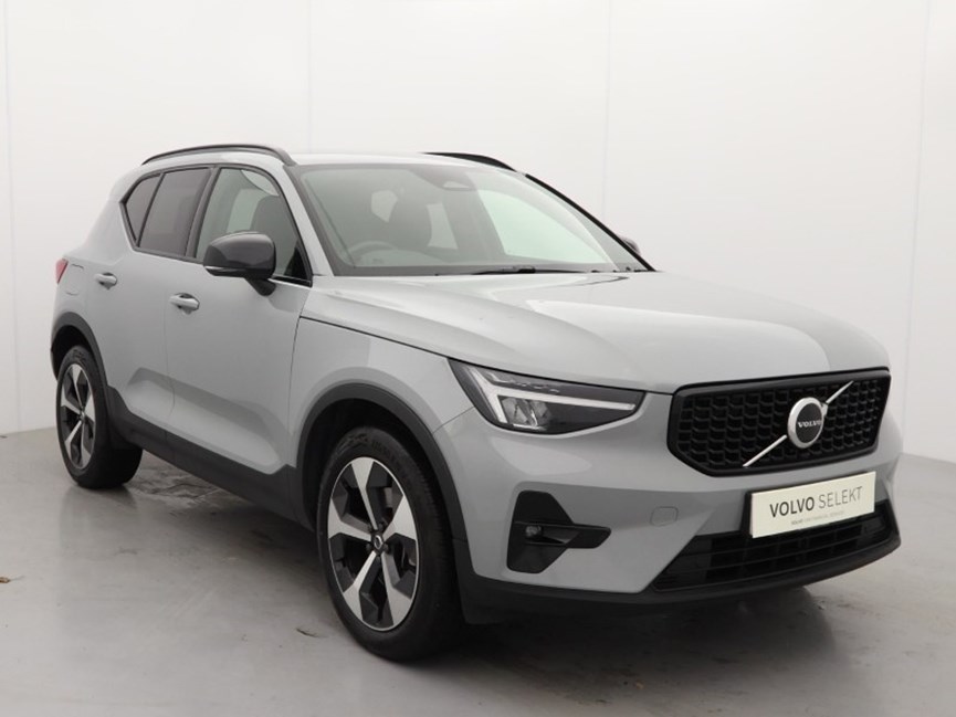 2025 (74) VOLVO XC40 2.0 B4P Plus Dark 5dr Auto