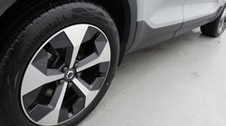 2025 (74) VOLVO XC40 2.0 B4P Plus Dark 5dr Auto 4557404